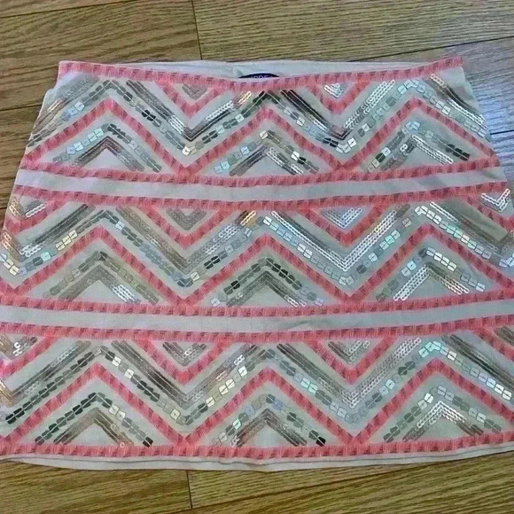 Express Skirt - Picture 2 of 2